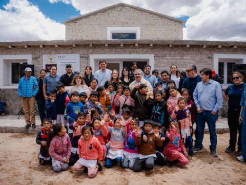 El Gobierno provincial inauguró el nuevo SUM en Aguas Calientes