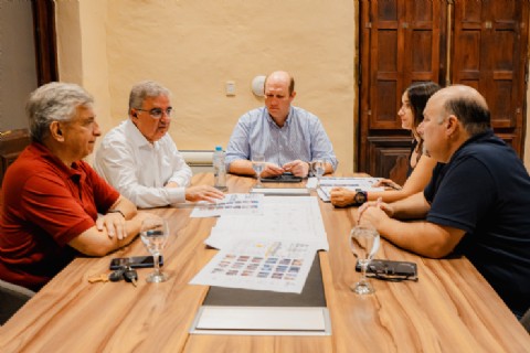 El Gobierno presentó ante las autoridades franciscanas el proyecto de puesta en valor del Convento de San Francisco