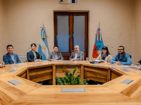 Jalil recibió a autoridades de Posco Argentina y acordó agenda de trabajo con proveedores locales