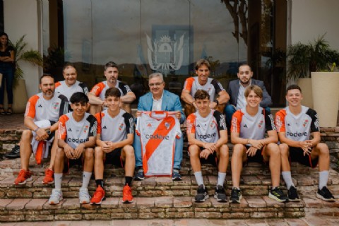 Aprovechando su pretemporada en Catamarca, la séptima división de River visitó Casa de Gobierno