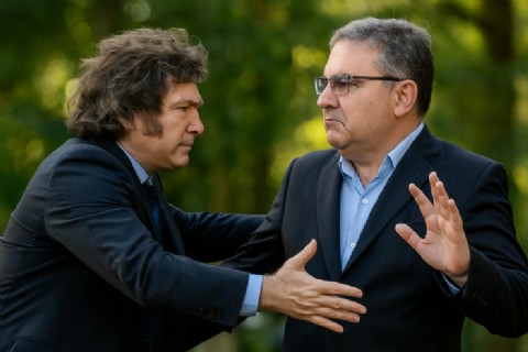 VIDEO | Digamos, o sea, se terminó el amor: la traición de Raúl Jalil a Javier Milei en el Senado, ¿pasará factura?