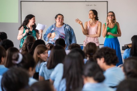Jóvenes participan en experiencias que promueven el desarrollo cultural y social
