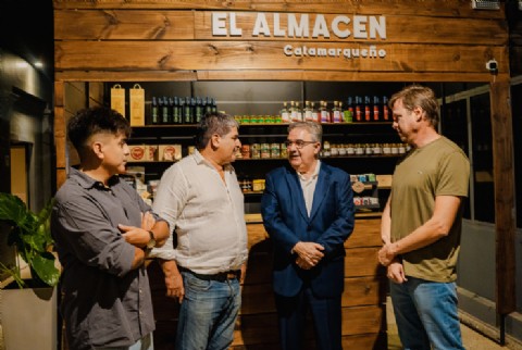El Gobierno provincial acompañó la apertura del espacio gastronómico con identidad culinaria catamarqueña