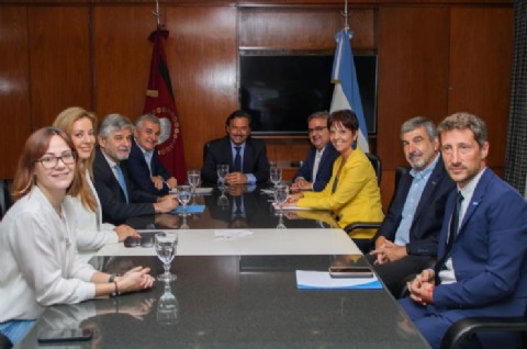 Jalil se reunió con la Mesa del Litio y Nación para avanzar en el desarrollo de la cadena de valor del mineral