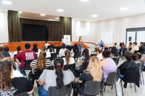 El Ministerio de Salud inició una capacitación para formar facilitadores comunitarios en prevención del suicidio