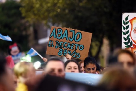 Docentes autoconvocados continúan en estado de alerta: exigen al Gobierno provincial una convocatoria directa