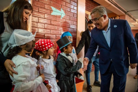 El gobernador Jalil recorrió los trabajos de refacción de la Escuela "Sarmiento-Moreno" en la ciudad de Catamarca