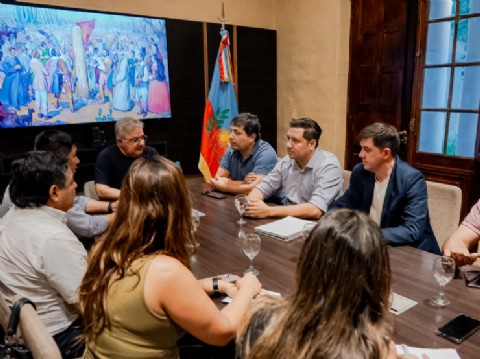 Jalil se reunió con los intendentes de Tinogasta y Fiambalá por la crisis del sector vitivinícola