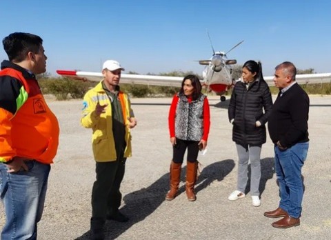 Incendios: llegó el avión hidrante a Andalgalá