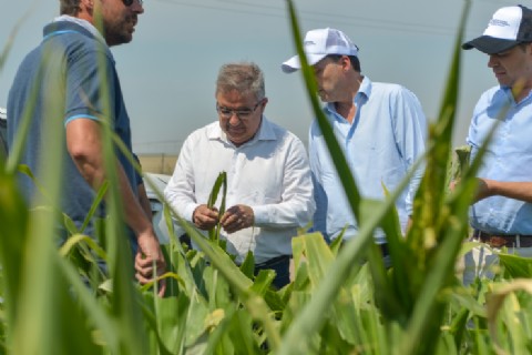 El gobernador Jalil recorrió empresas agroindustriales en el Este catamarqueño