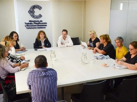 Gobierno e Intersindical Docente acuerdan garantizar transparencia en la cobertura de cargos técnicos