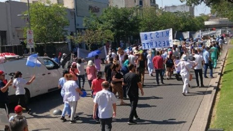 Trabajadores de la salud se movilizan en Catamarca por salarios y condiciones laborales