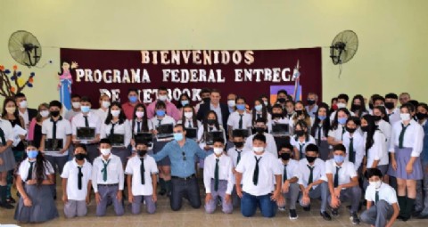 Los Altos: Educación entregó netbooks en Monte Redondo y Alijilán