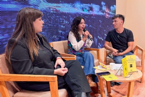 VIDEO | La Provincia llenó de poesía y música el stand del Norte en la Feria Internacional del Libro