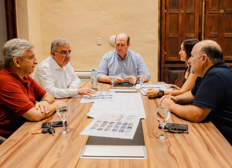 El Gobierno presentó ante las autoridades franciscanas el proyecto de puesta en valor del Convento de San Francisco