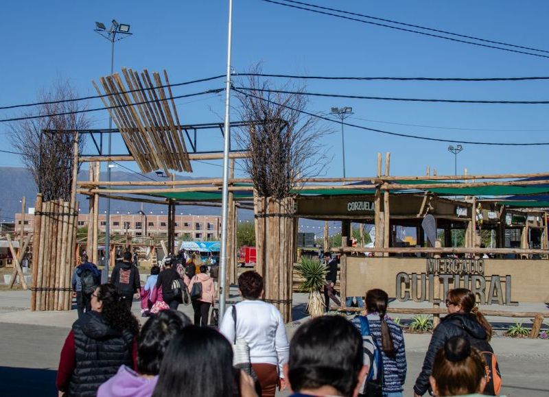 El Poncho 2026 llega con un Mercado Cultural más grande y dinámico