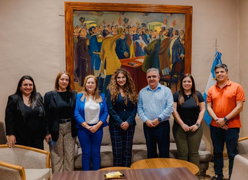 El gobernador Jalil recibió a la secretaria de Mujeres de Córdoba