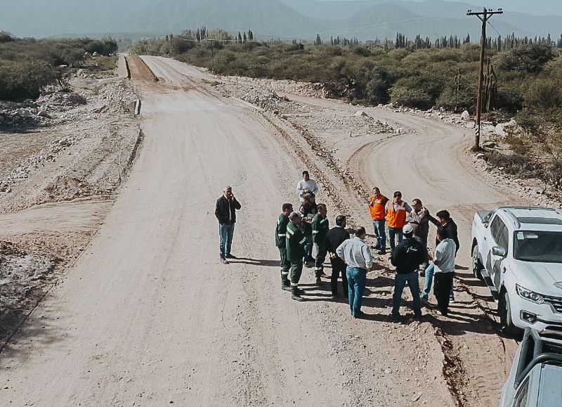 Vialidad Provincial avanza en obras vitales para el oeste