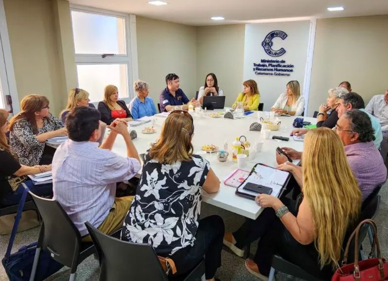 La Intersindical Docente le reclamó a Jalil la reapertura "urgente" de la paritaria salarial