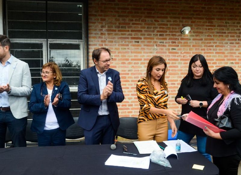 Se realizó una firma de escrituras con vecinos del barrio San Antonio Sur