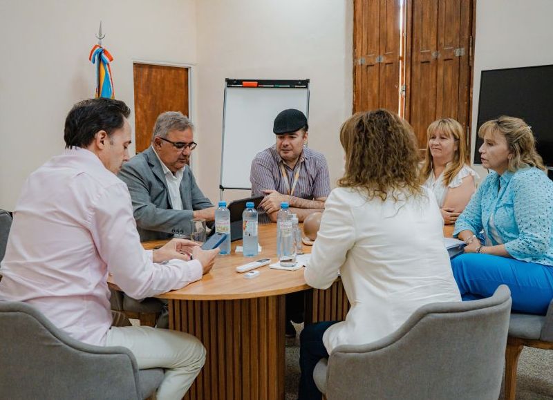 Gobierno y la intersindical docente planifican una agenda de trabajo conjunta